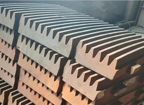  破碎機(jī)顎板采用高頻感應(yīng)加熱設(shè)備進(jìn)行熱處理的過程中會(huì)遇到哪些問題？